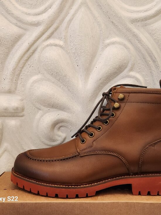 Vince Camuto \